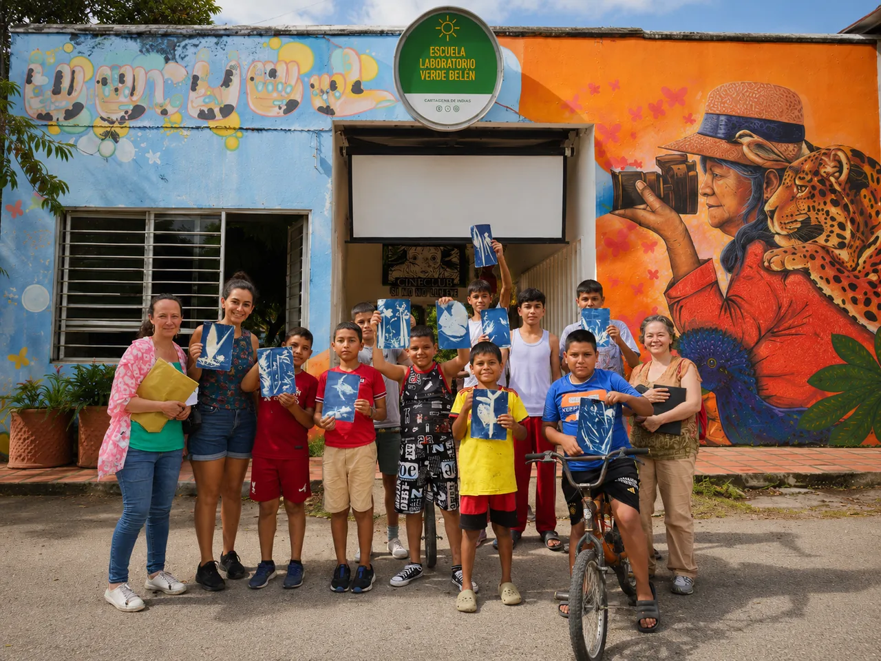 Taller educativo y creativo frente a Escuela Laboratorio Verde Belén.